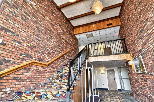 Howard Johnson by Wyndham Bangor image 20